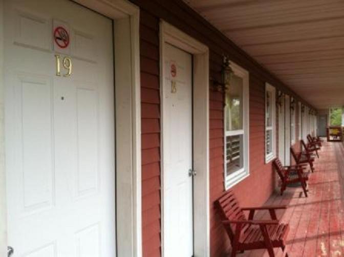 Waterford Inn - Housity