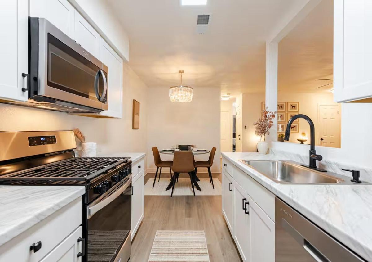 7 min to Brushy Creek Retreat 3BR with Office - Housity