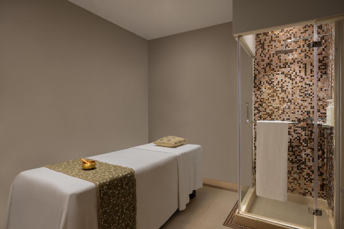 Surat Marriott Hotel - Housity