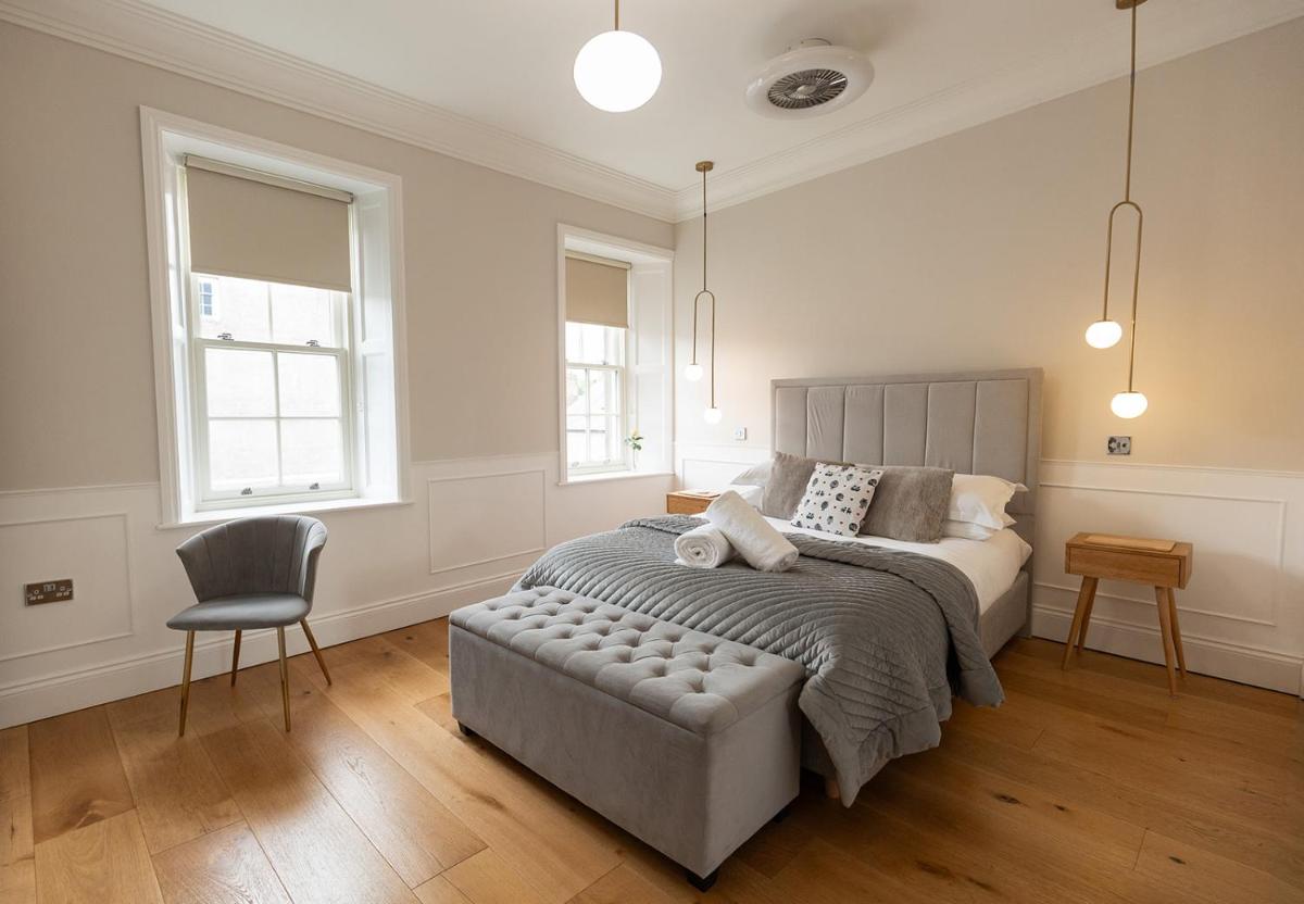SWALEDALE, OLD SCHOOL ROOMS - Luxury Apartment in Richmond, North Yorkshire - Housity