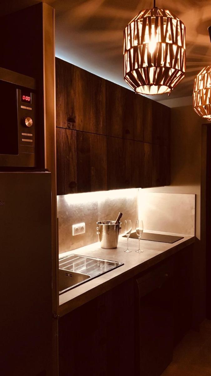 PRIVATE ROOM & SPA avec Jacuzzi privatif - Housity