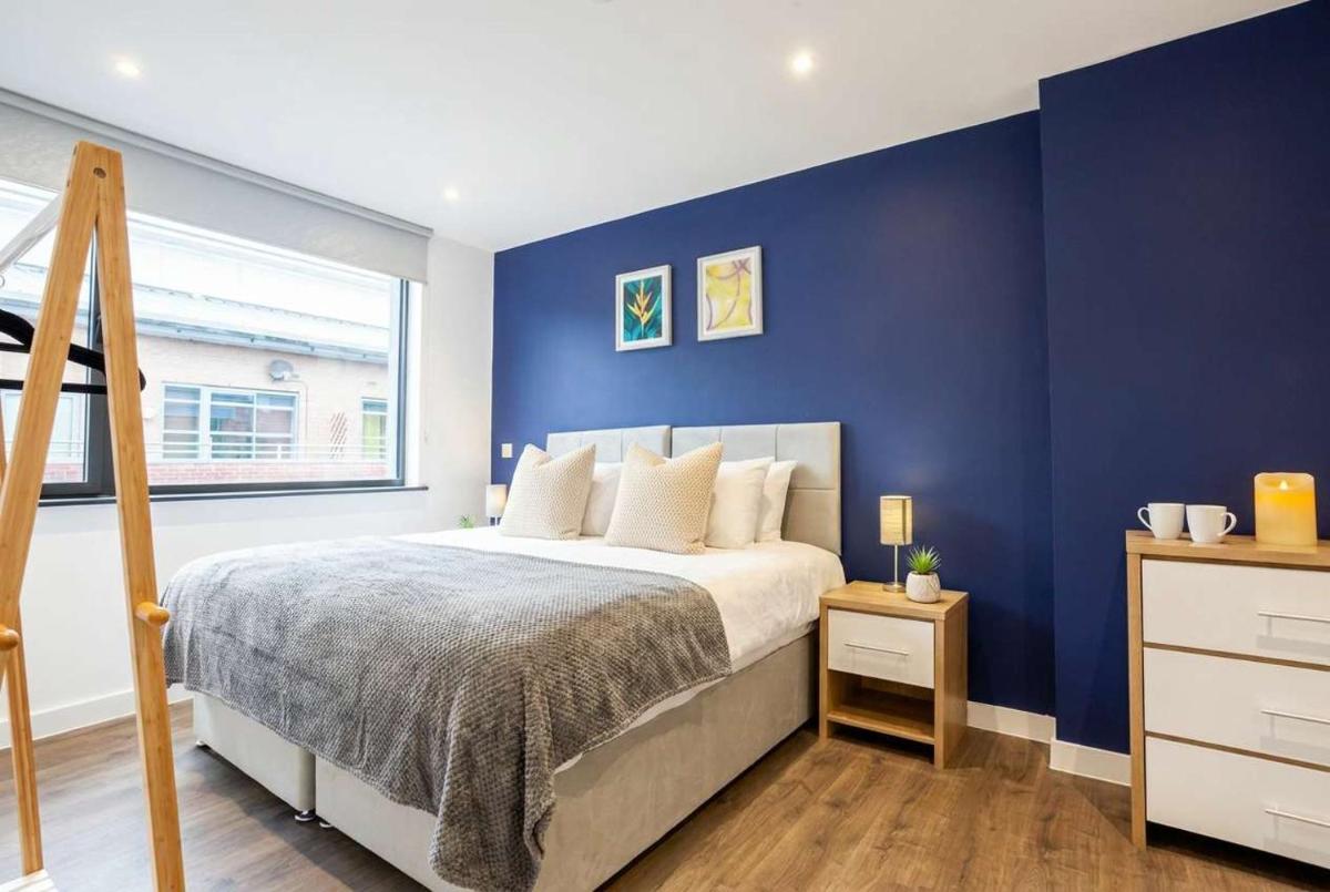 Contemporary 1 Bedroom Apartment in Manchester City Centre - Housity