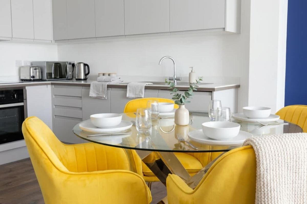 Contemporary 1 Bedroom Apartment in Manchester City Centre - Housity