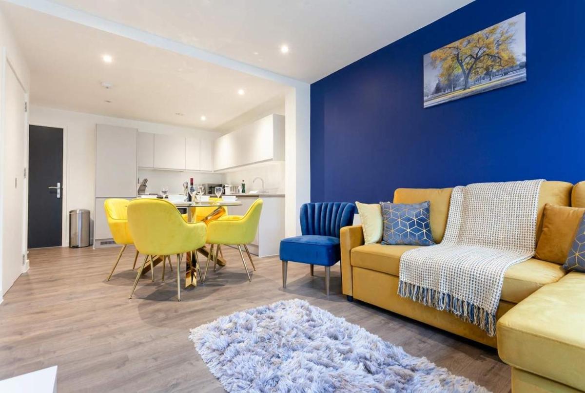 Contemporary 1 Bedroom Apartment in Manchester City Centre - Housity