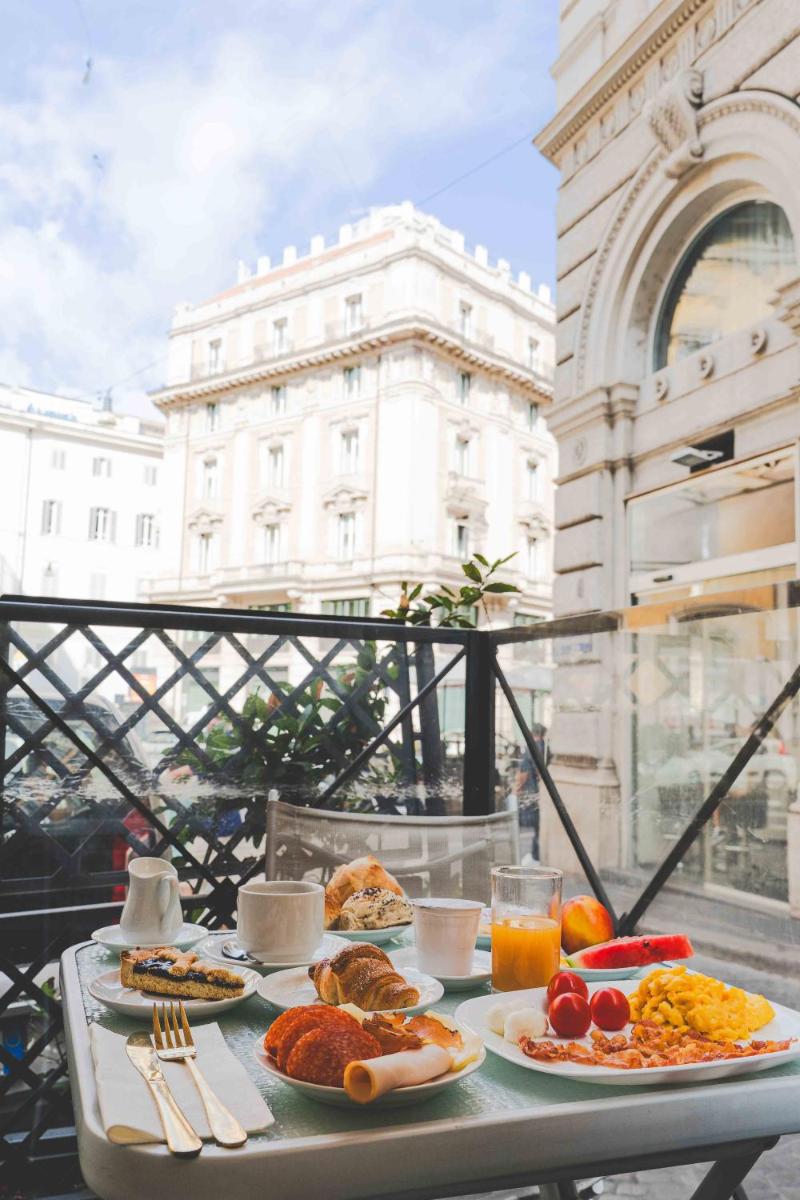 Hotel Fellini a Fontana di Trevi - Housity