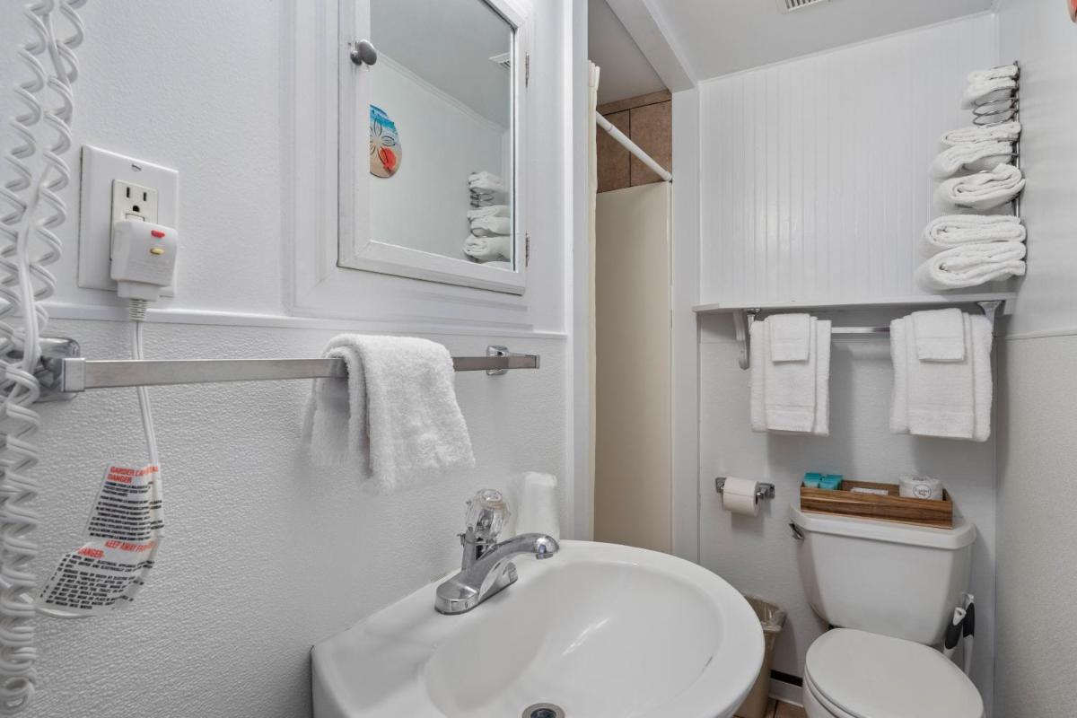 Oceanside Ocean Front Cabins - Housity