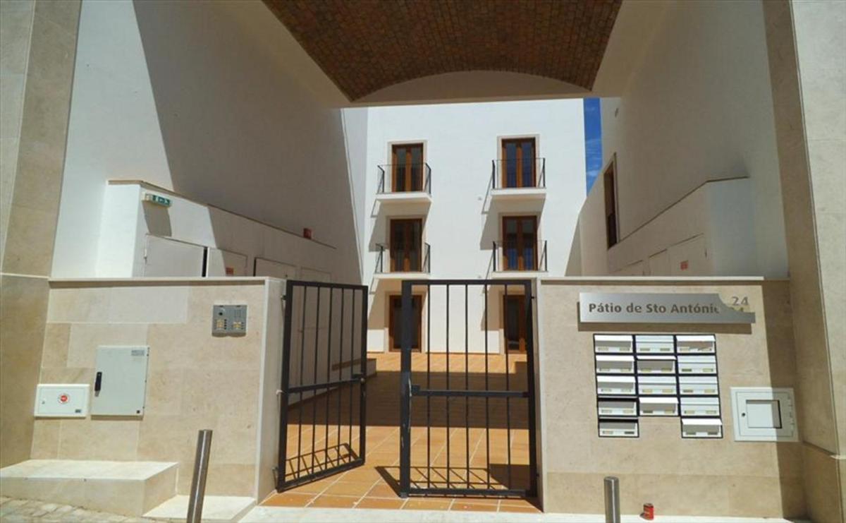 Suitetrails - HENRI'S APARTMENTS - Pateo de Santo António