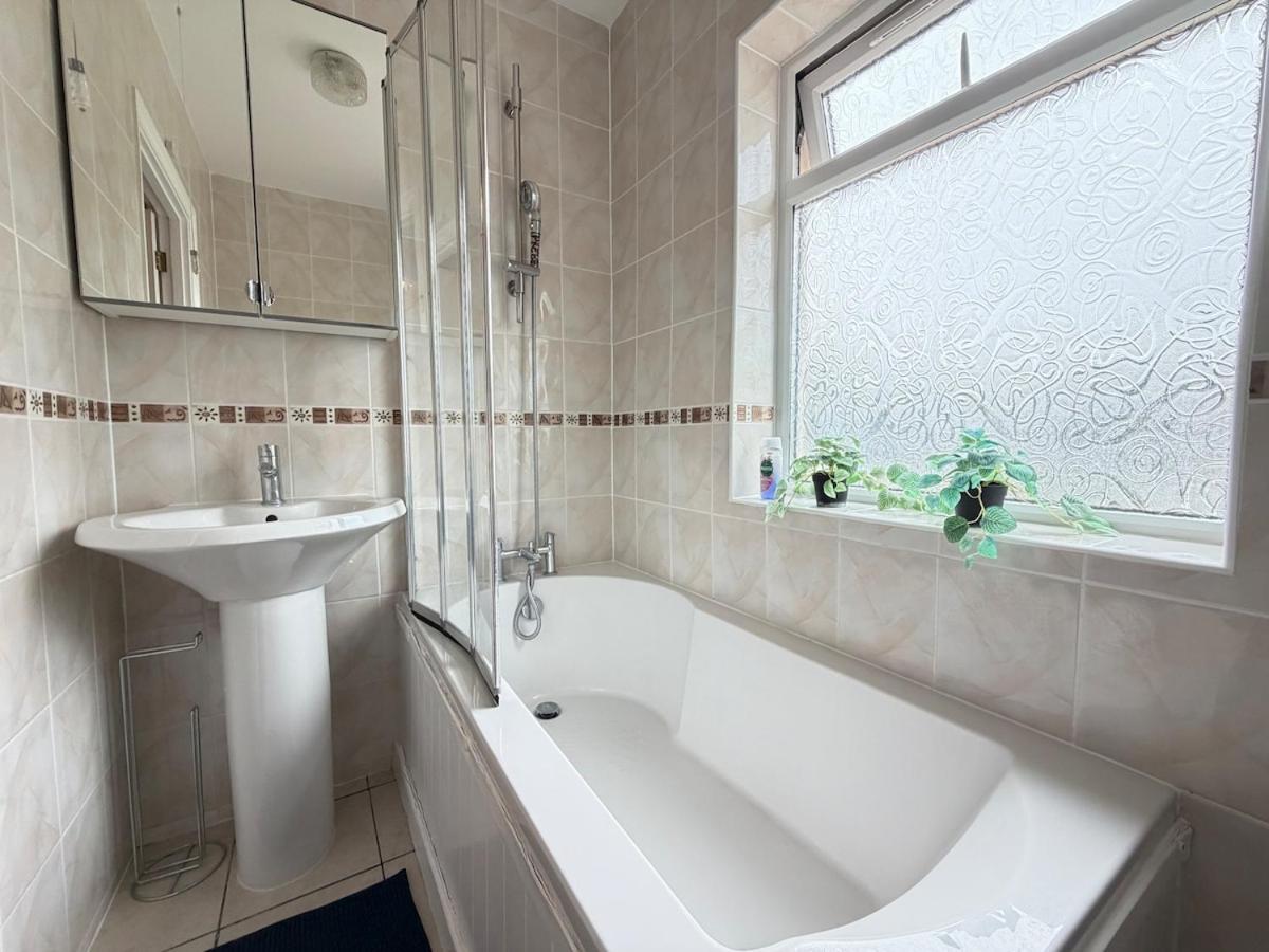 Lovely Home in Bexley with Parking - Housity