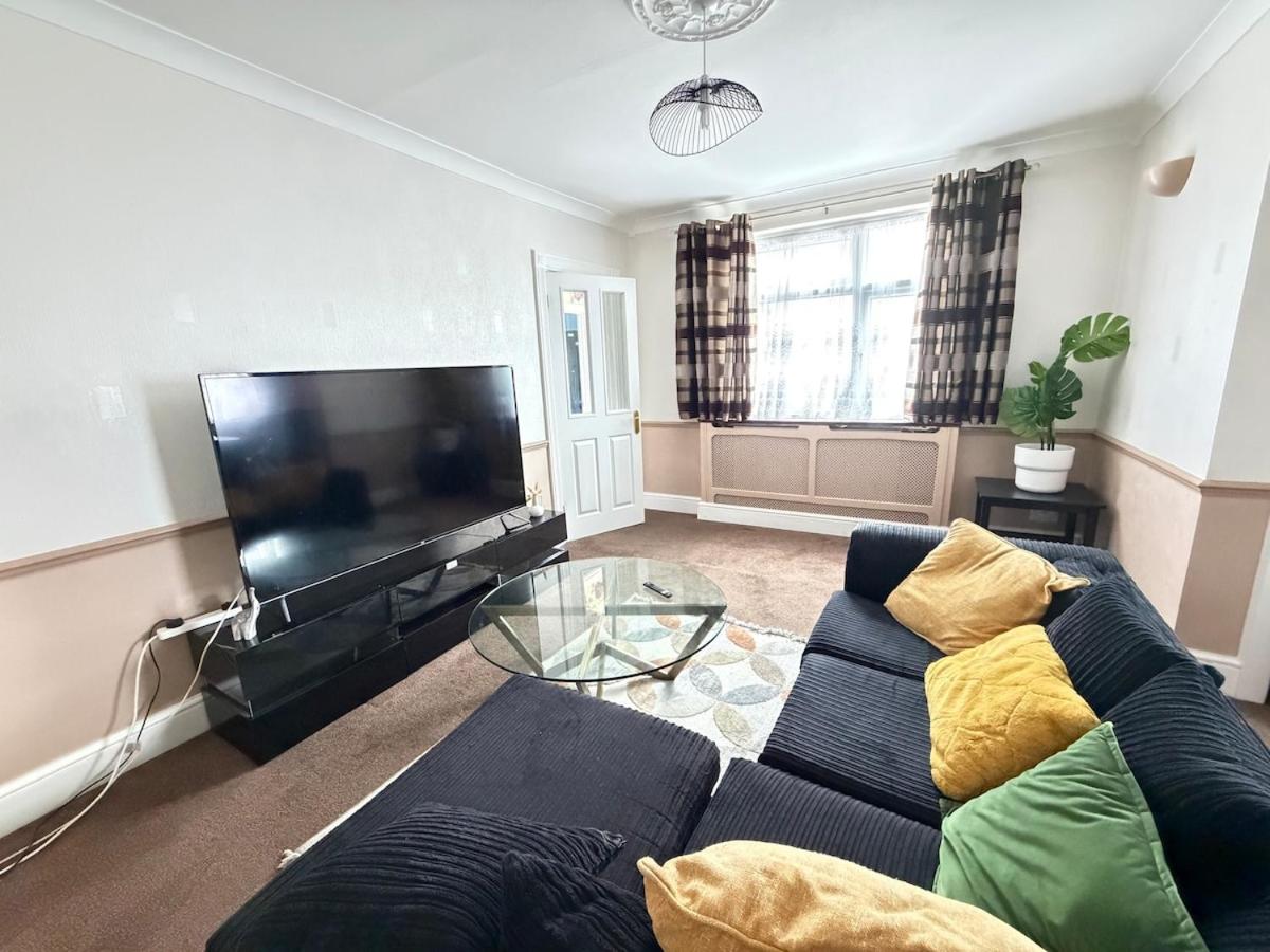 Lovely Home in Bexley with Parking - Housity