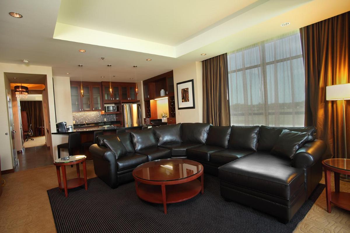 Bally's Quad Cities Casino & Hotel - Housity