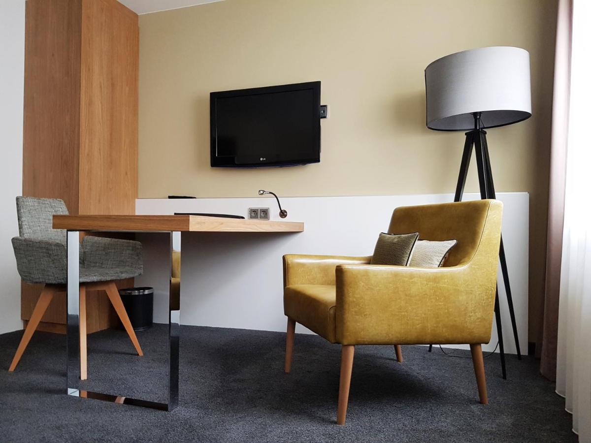 Hotel Ross - Housity