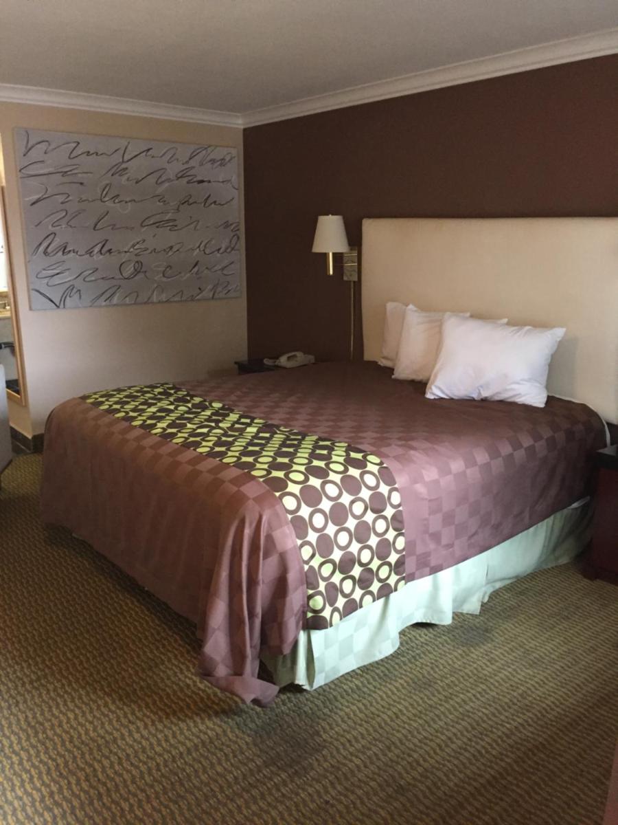 American Inn Stockton - Housity
