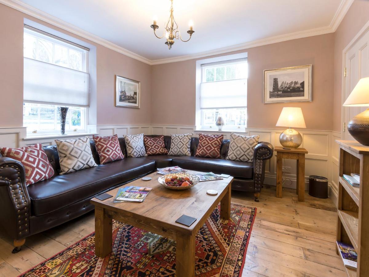 Beverley Minster House - Housity
