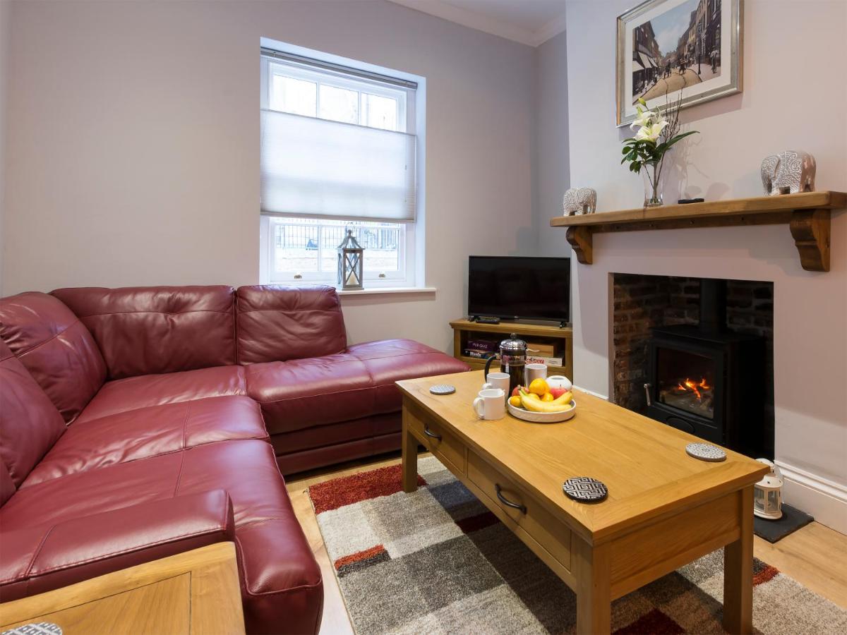 Beverley Minster House - Housity