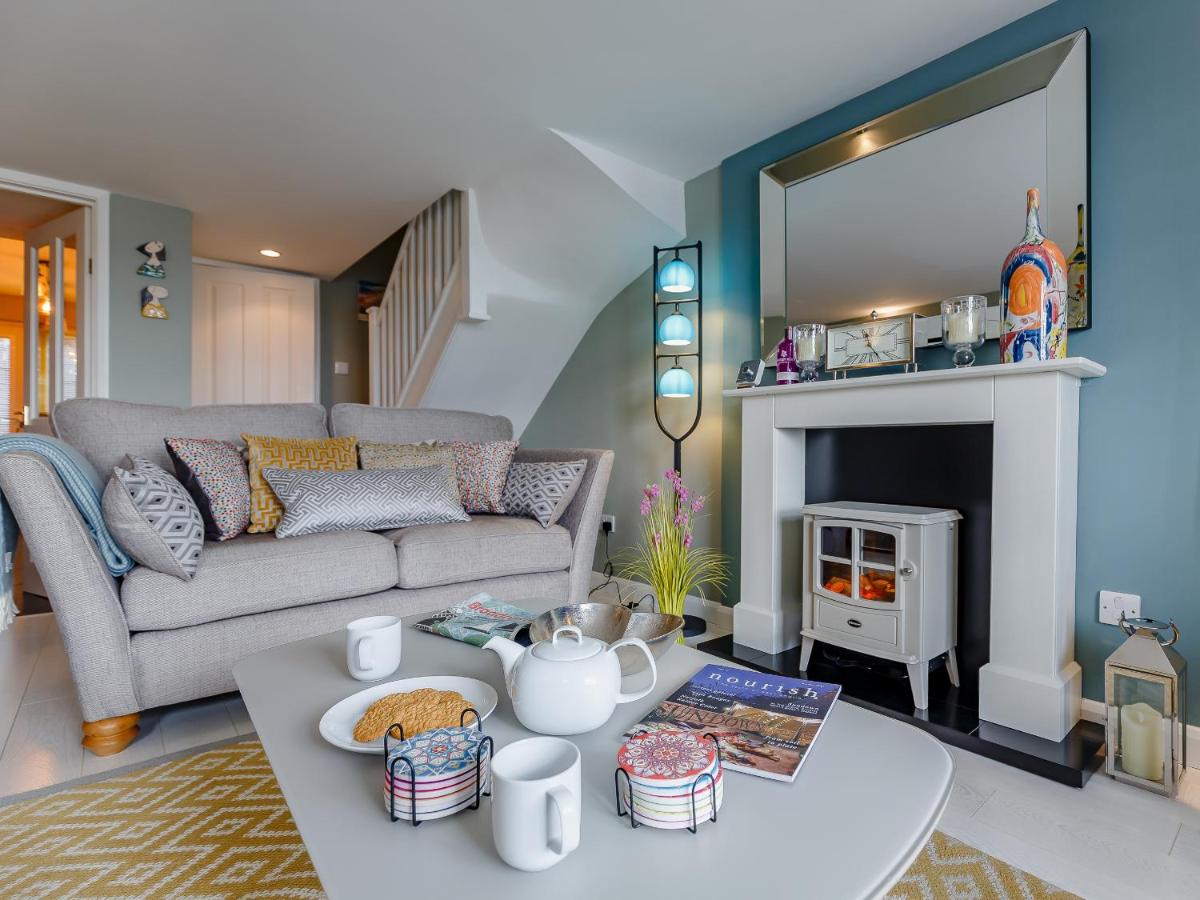 Riverside Cottage - Housity