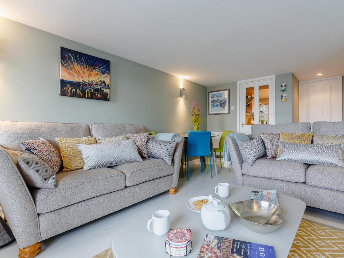 Riverside Cottage - Housity