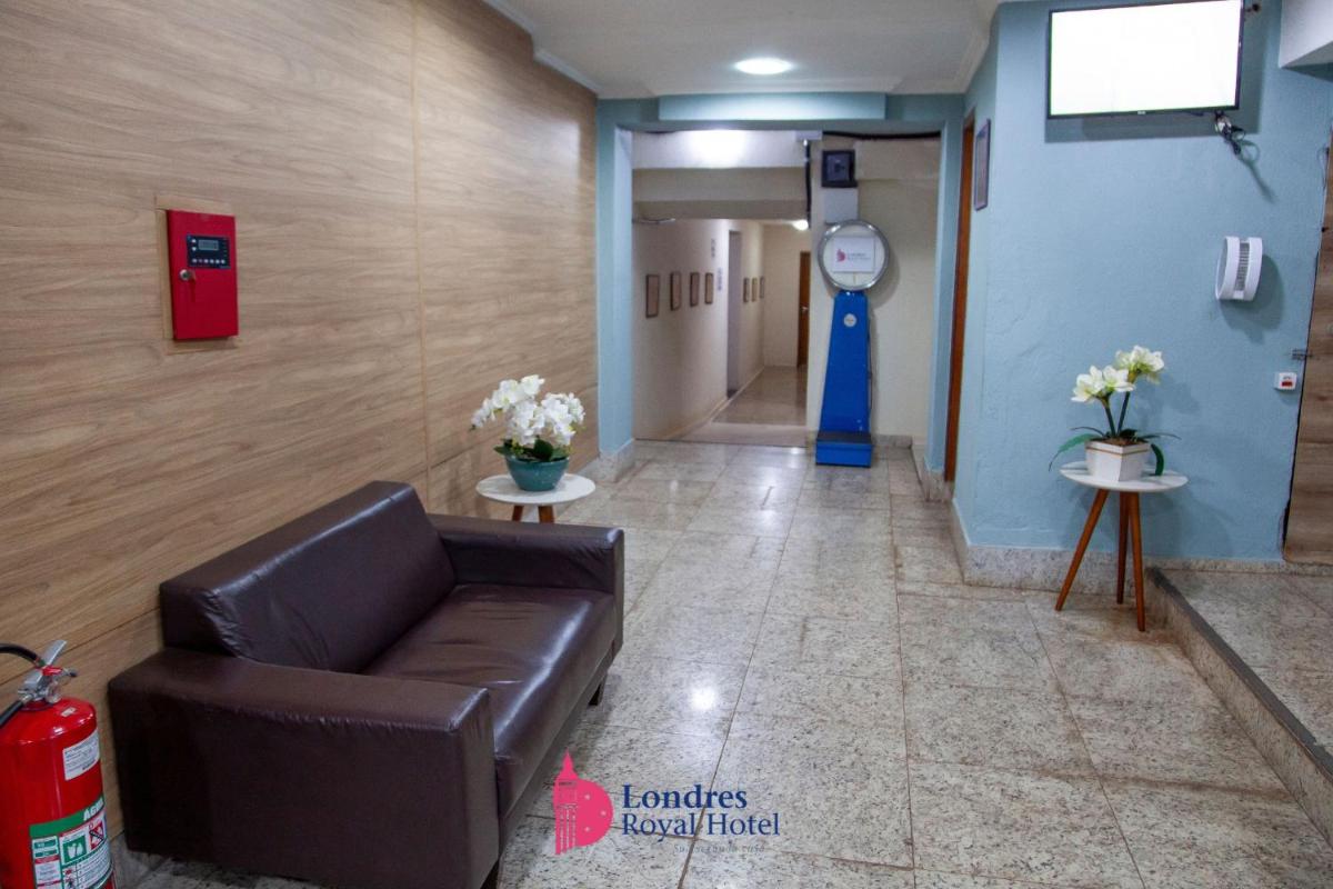 Londres Royal Hotel - Cama de alvenaria - Housity