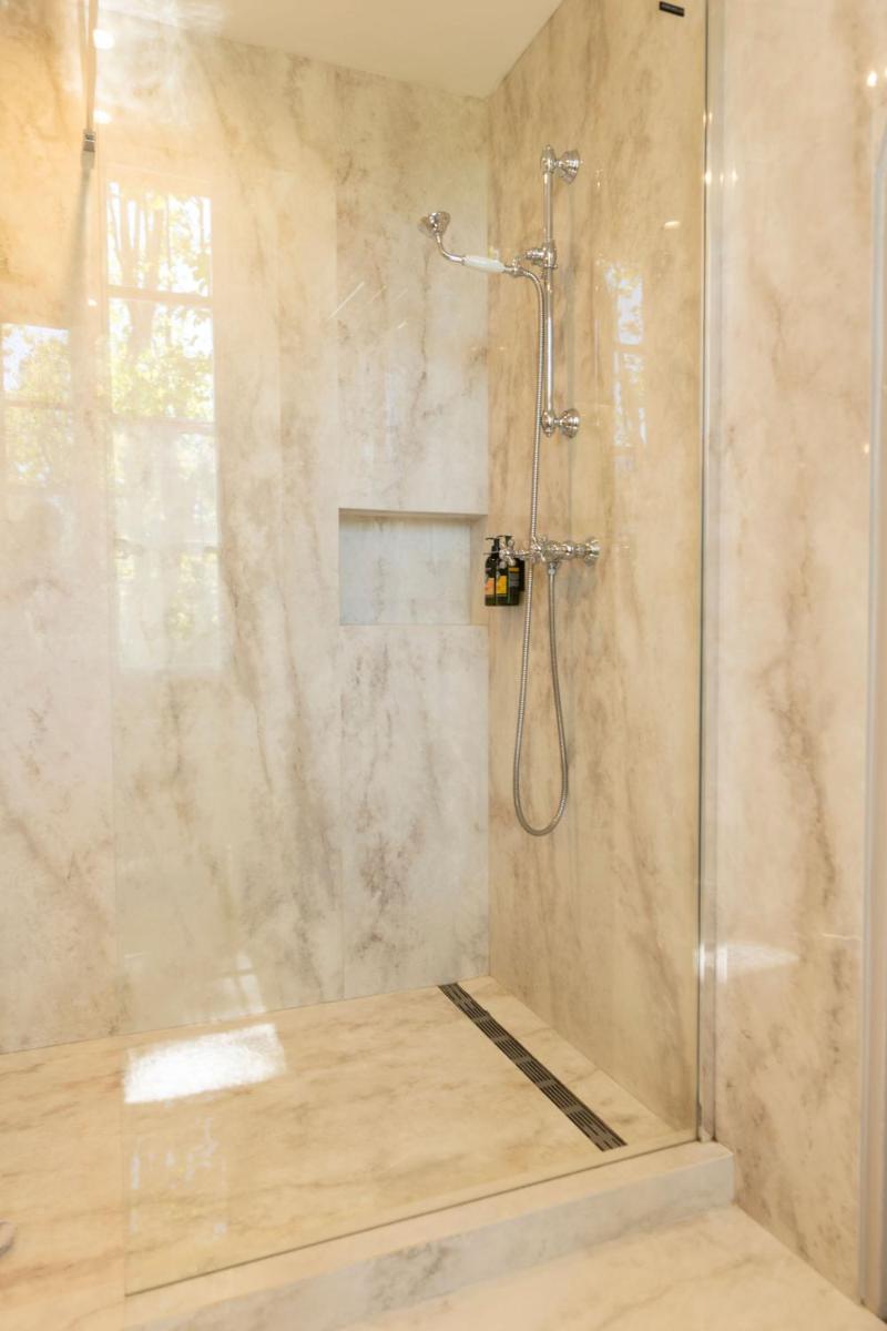 Salle de bains dans l'établissement Hôtel - Restaurant & Spa La Magdeleine - Mathias Dandine
