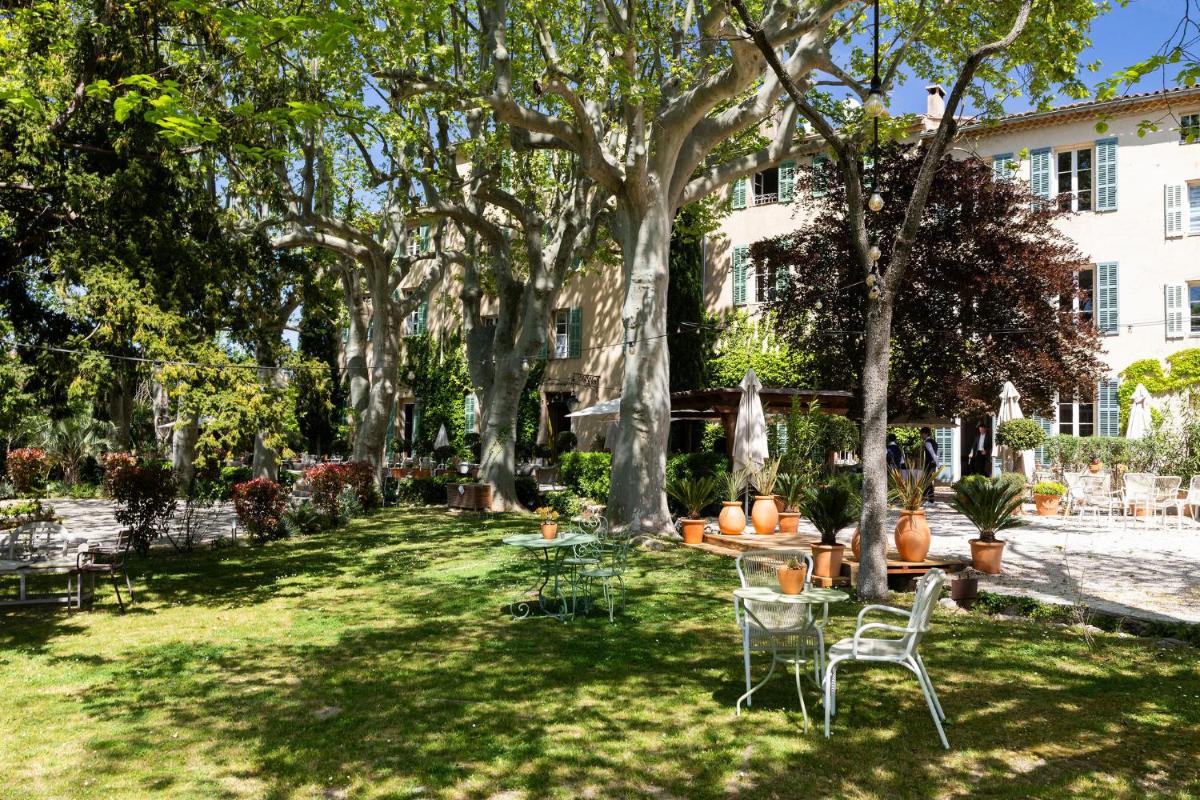 Jardin de l'établissement Hôtel - Restaurant & Spa La Magdeleine - Mathias Dandine