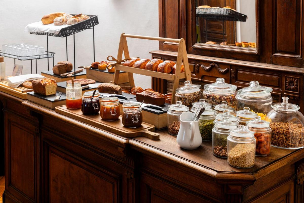 Nourriture dans l'hôtel ou à proximité