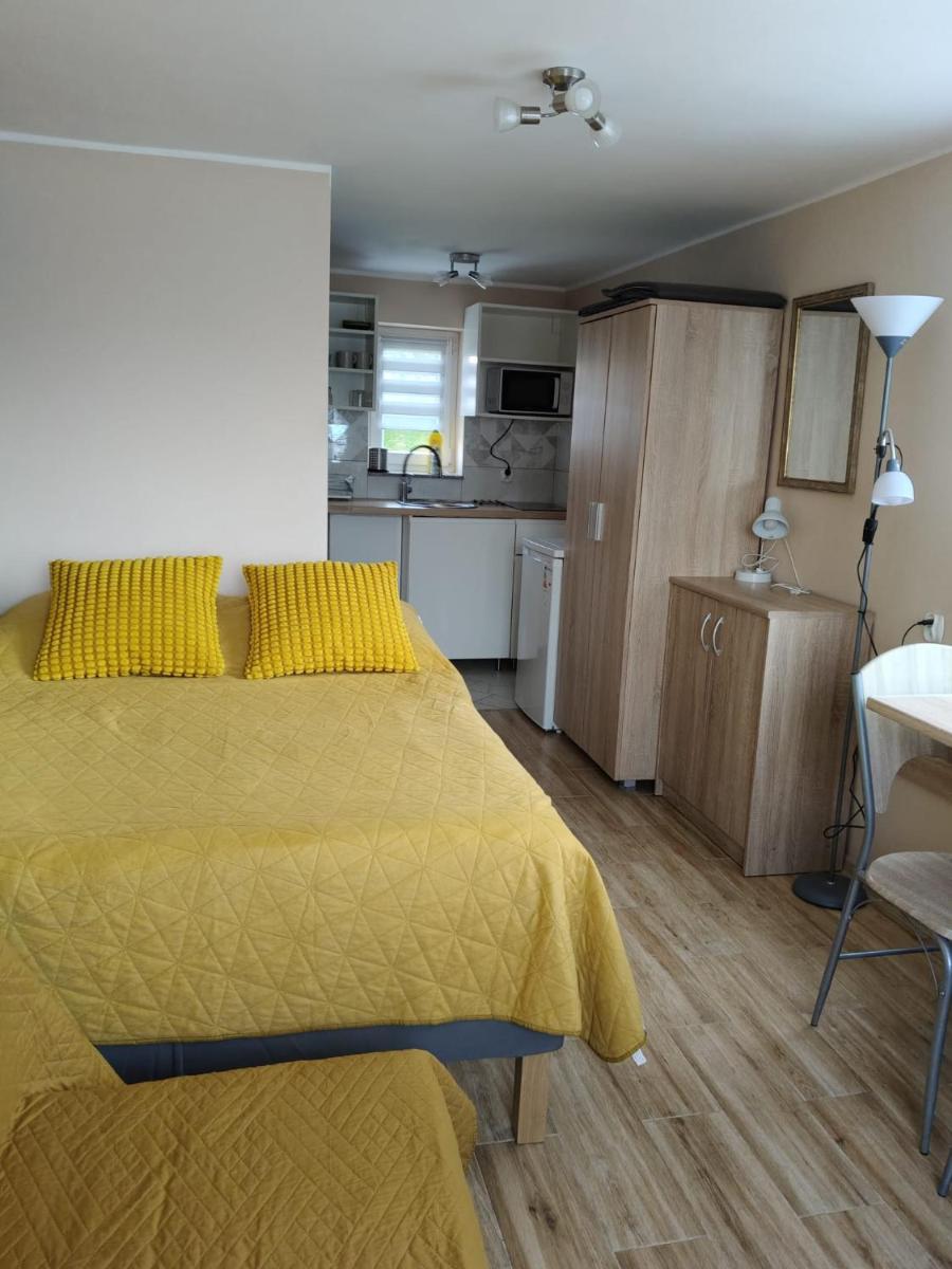 Apartamenty i pokoje u Kryni - Housity