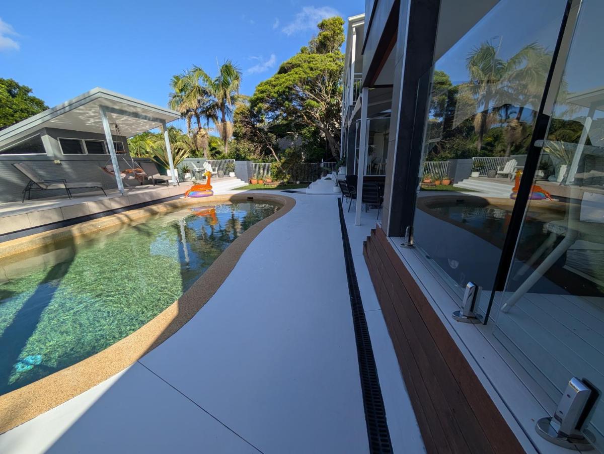 Phoenix Oasis, Family and Pet friendly, with private pool and spa - Housity