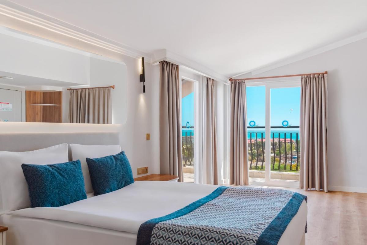 Q Ella Beach Hotel - Housity