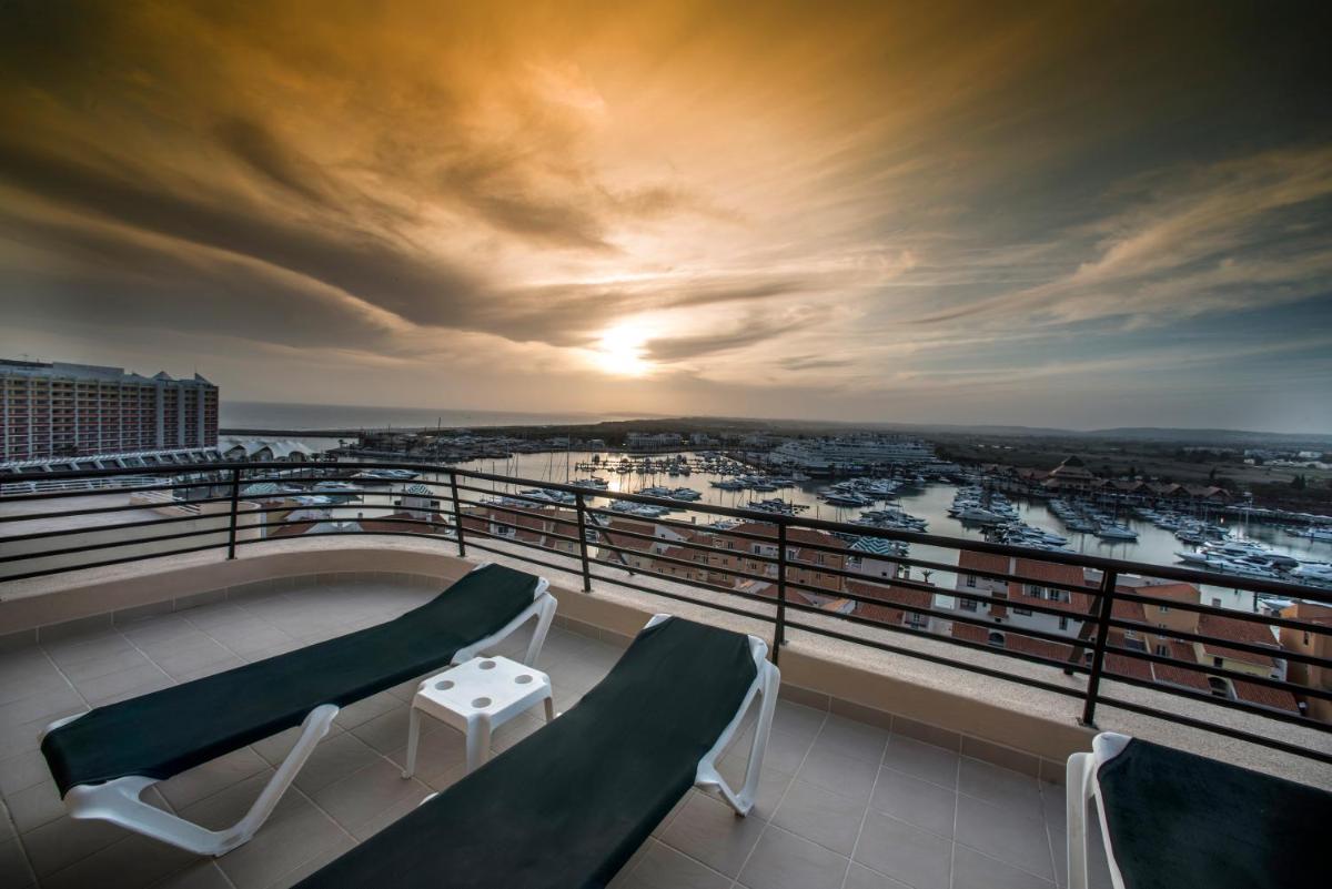 Uma varanda ou terraço em Vila Gale Marina