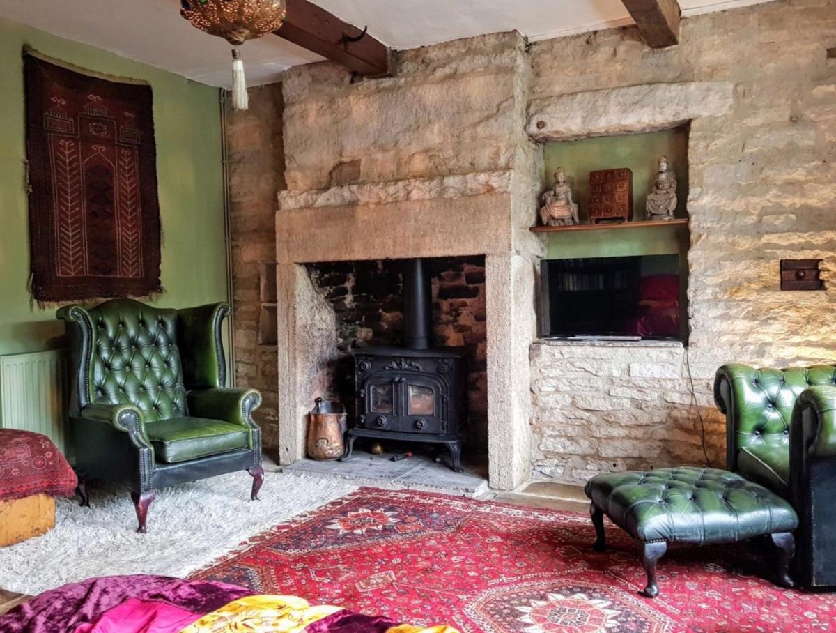Nutclough Cottage - Log Fire and Valley View - Housity