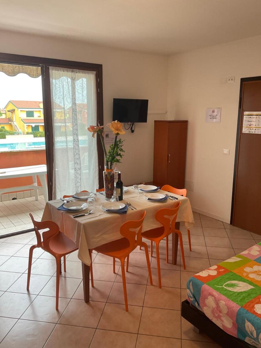 HOTEL - APARTMENTS SUITE BOLOGNESE- With Sea view - Attached to the Levante Beach - With ultra-Fast Wi-Fin - With two bicycles you can use - With Garage for your car - With Dishwasher and Air Conditioning - Housity