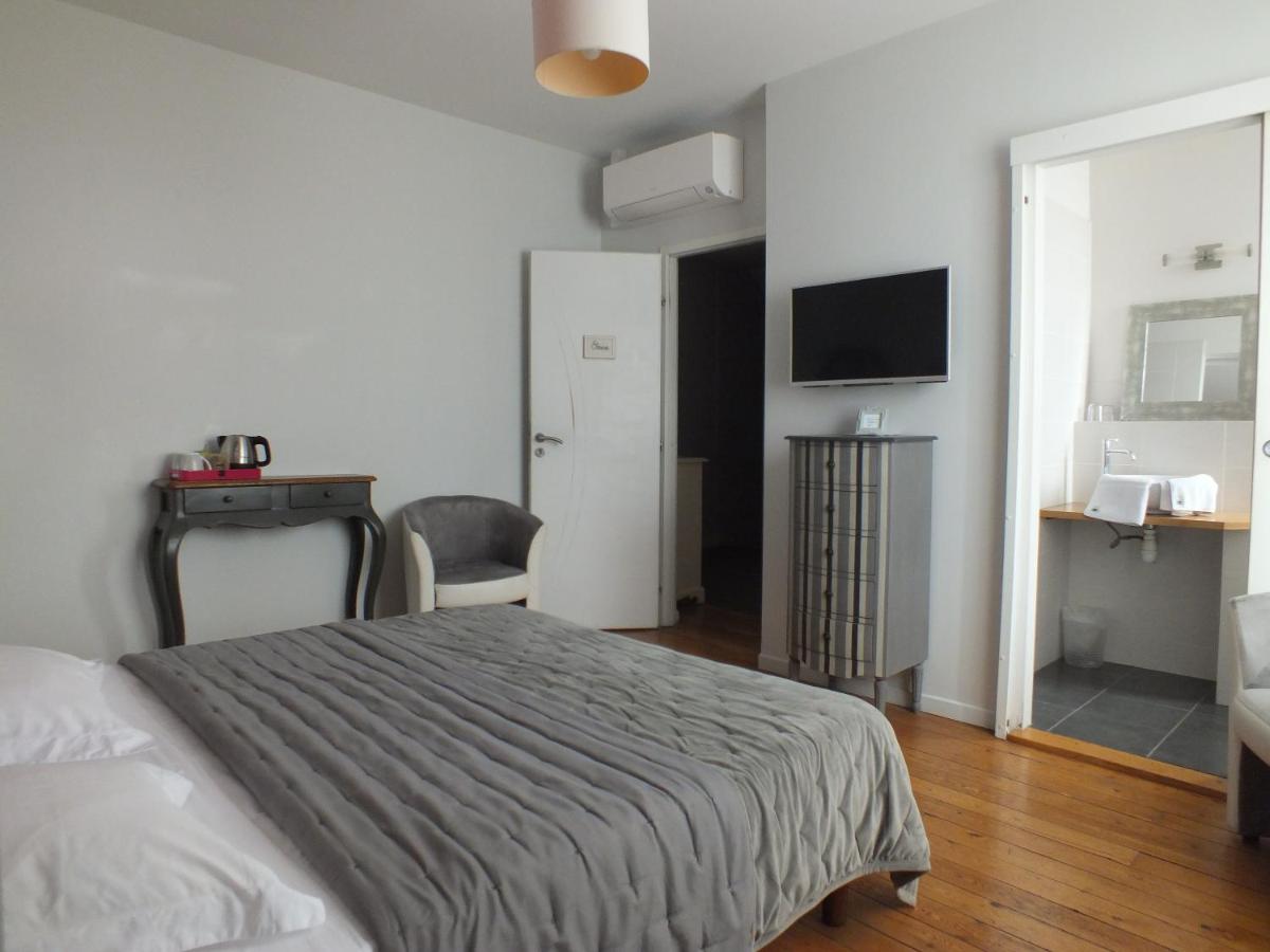 A la Fleur de Lys - Housity