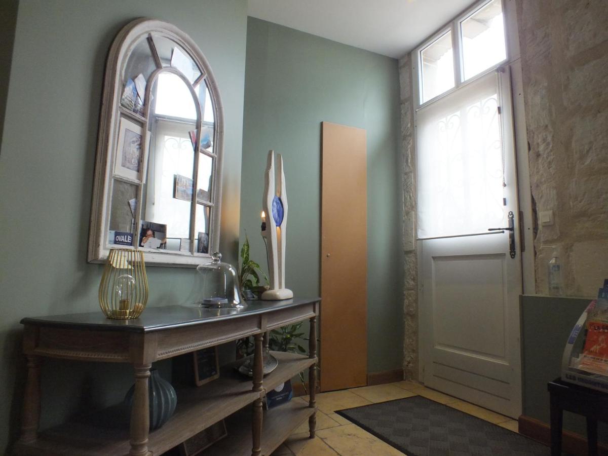 A la Fleur de Lys - Housity