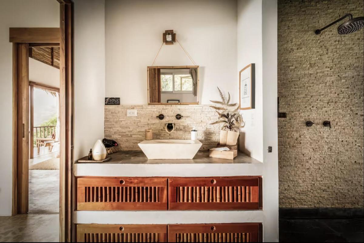 Pura Vida Ecolodge - Housity