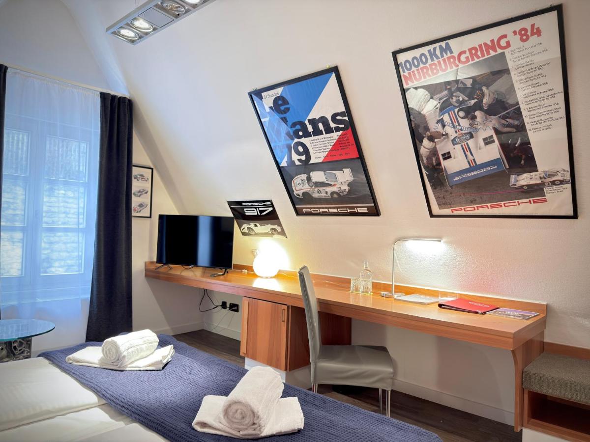 Hotel Reinhardts - Housity