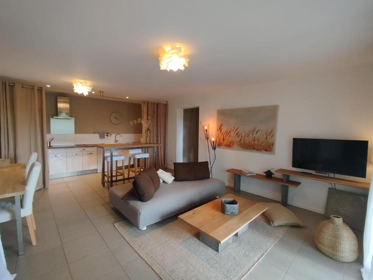 Home 33 - Housity