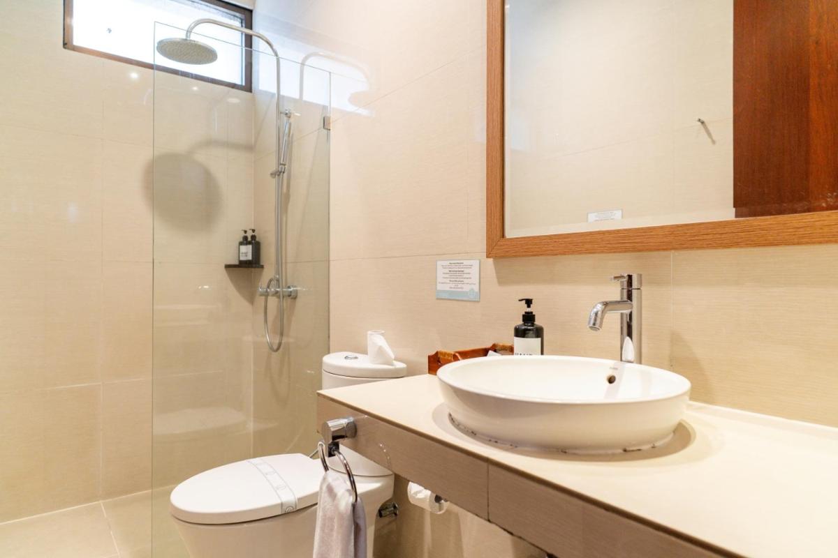 Narwastu Hill View Villa 6 Bedrooms With a Private Swimming Pool and a Movie Room - Hizvo