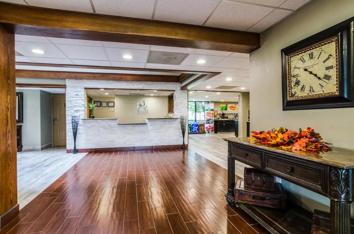 Quality Inn & Suites - Housity