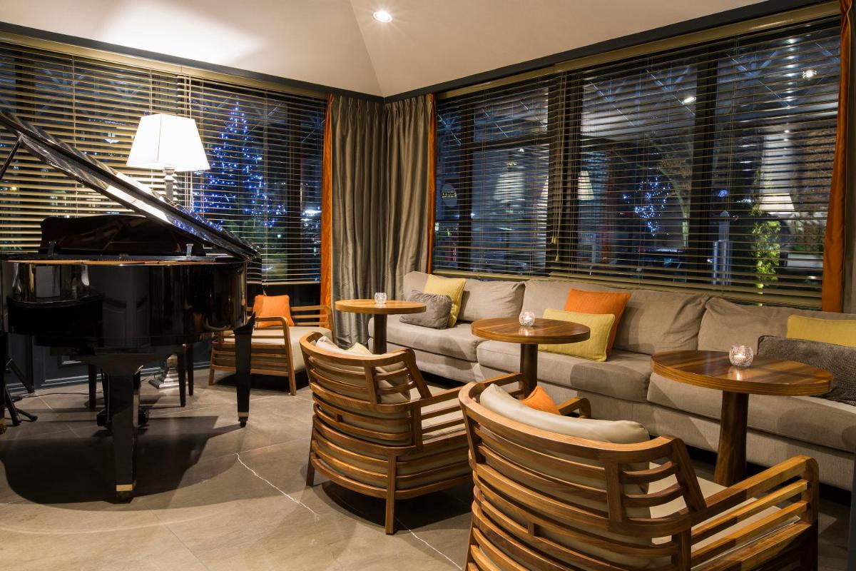 Coin salon dans l'établissement Hôtel Mont-Blanc Chamonix