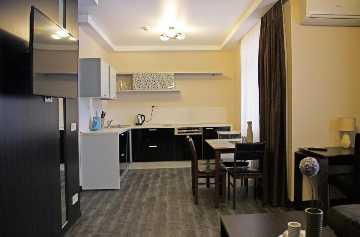 Alexandra Apartments Industrial Bridge - Housity