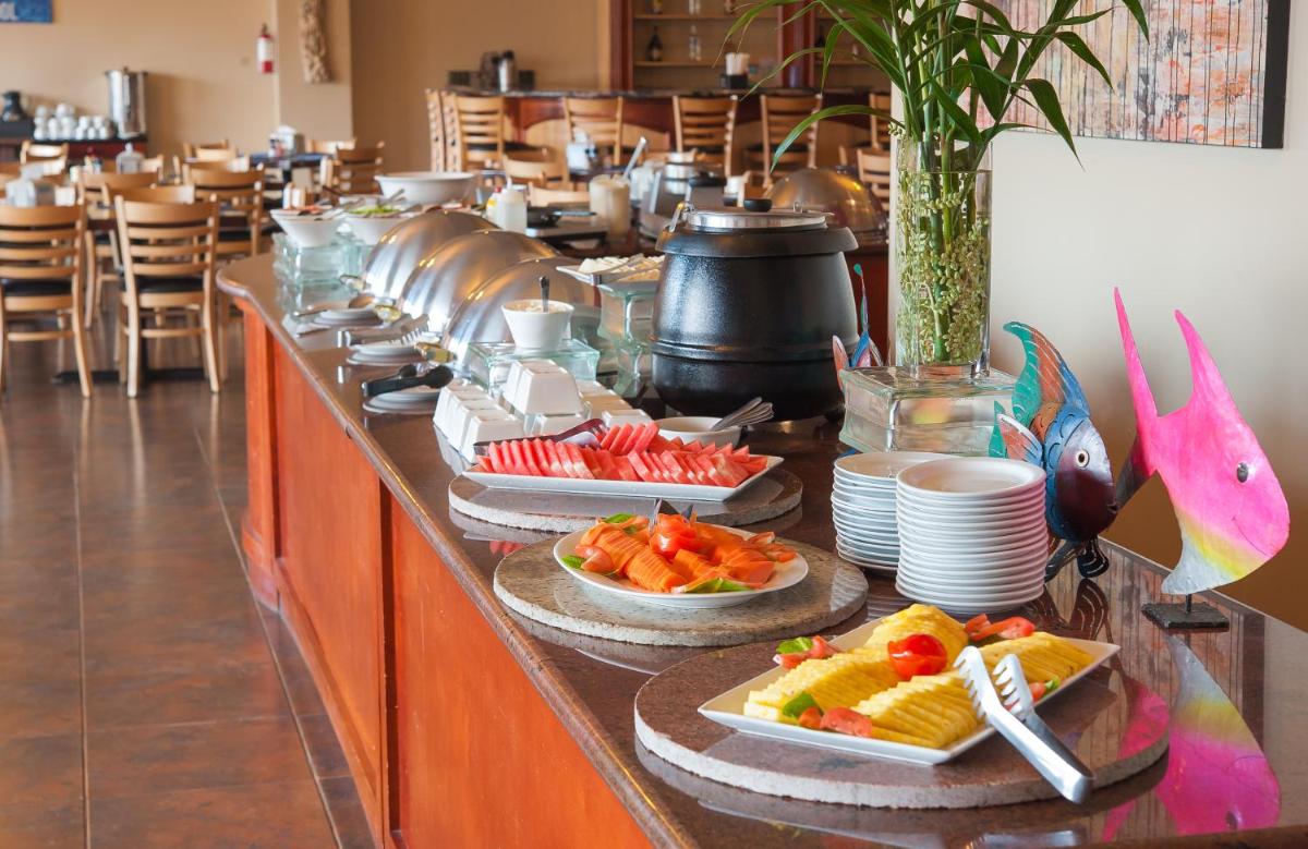 Infinity Bay Spa & Beach Resort - Housity