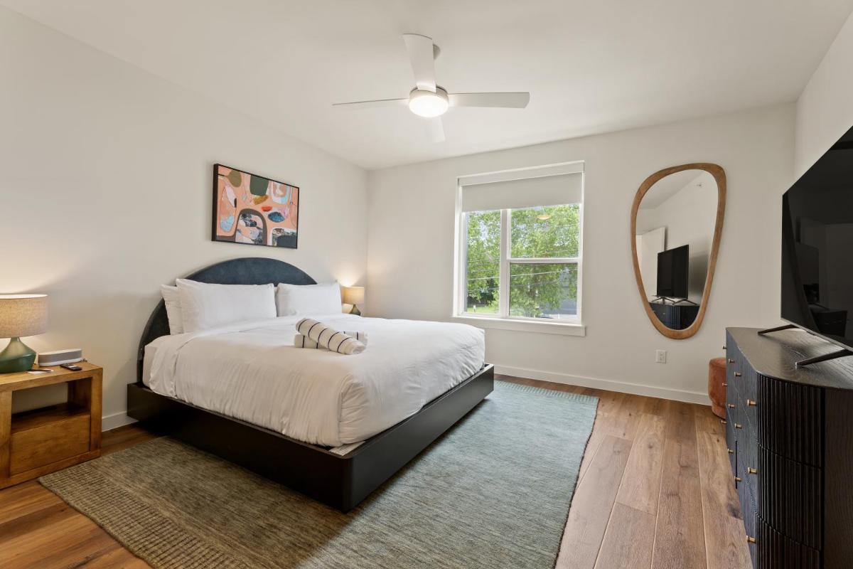 The Code Hotel - Housity