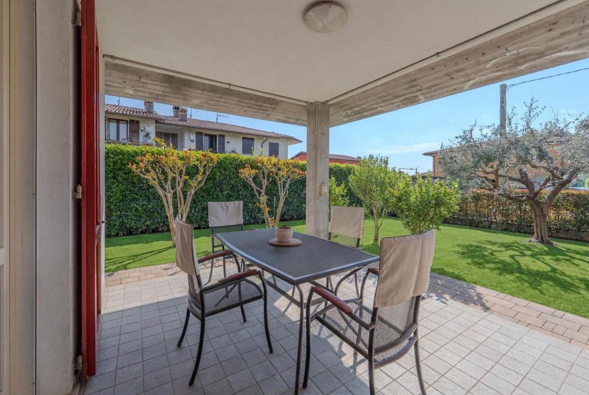 Villa Garibaldi with Private Garden - Housity