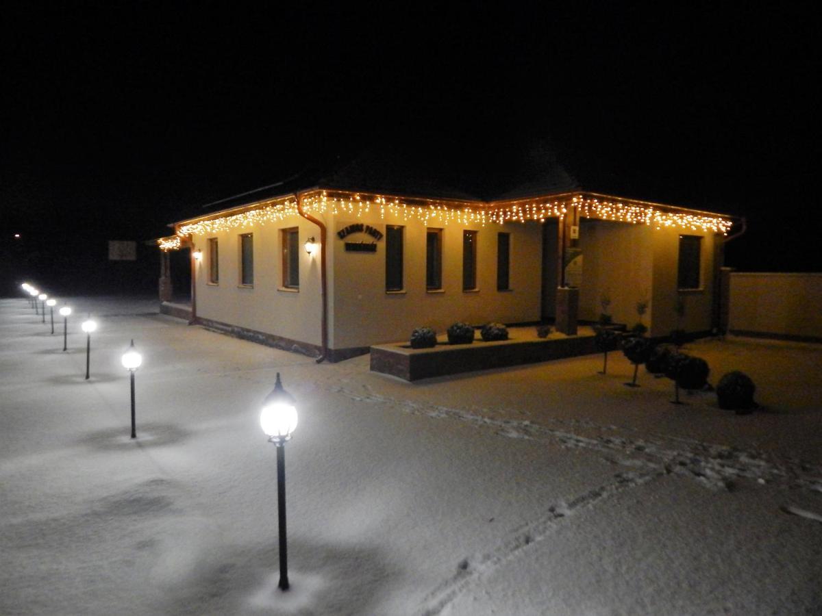 Szamos-Party Vendégház - Housity