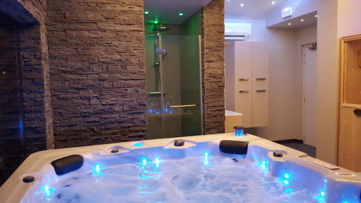 Logis Hotel Restaurant SPA Les Oliviers - Housity