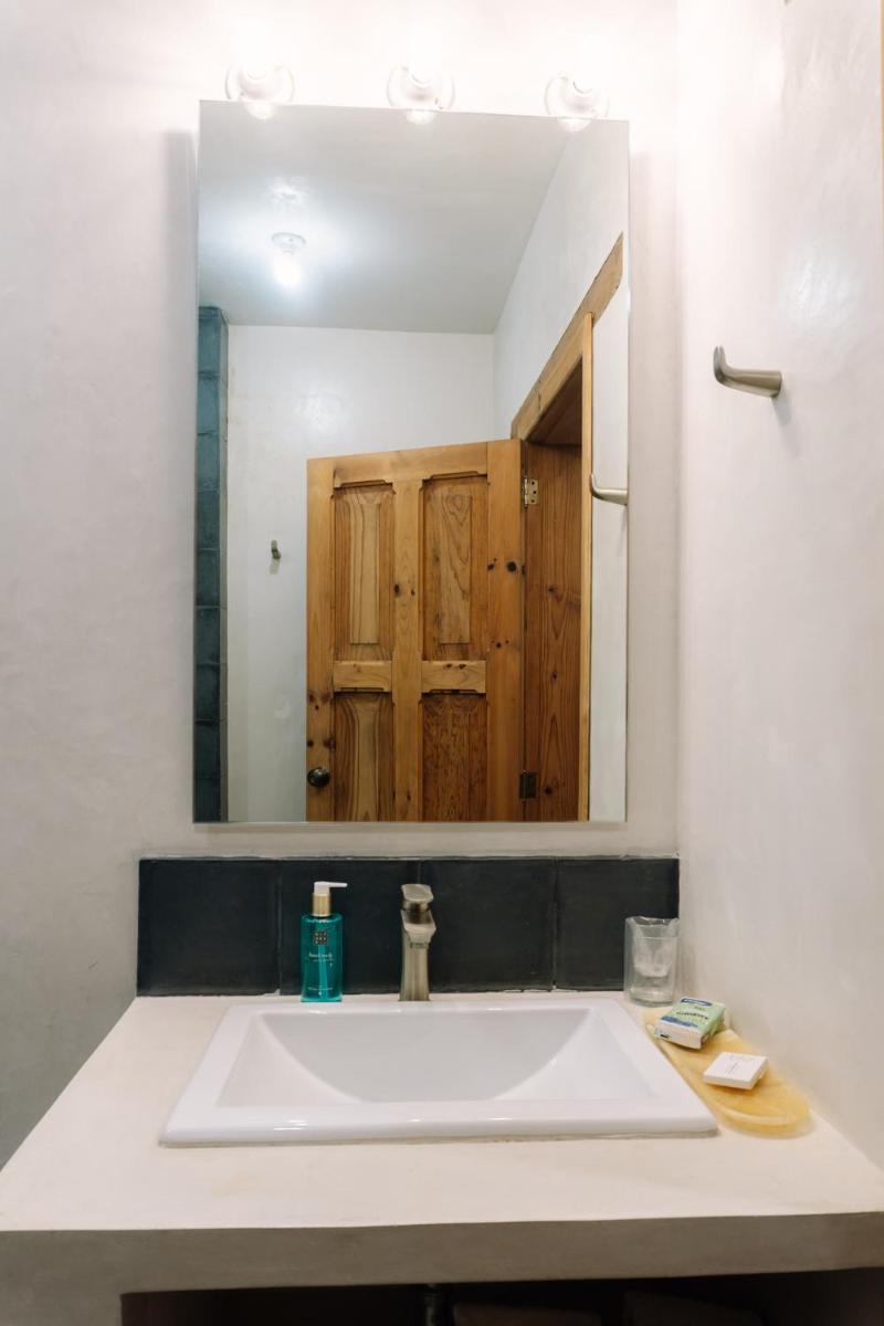 Docecuartos Hotel - Housity