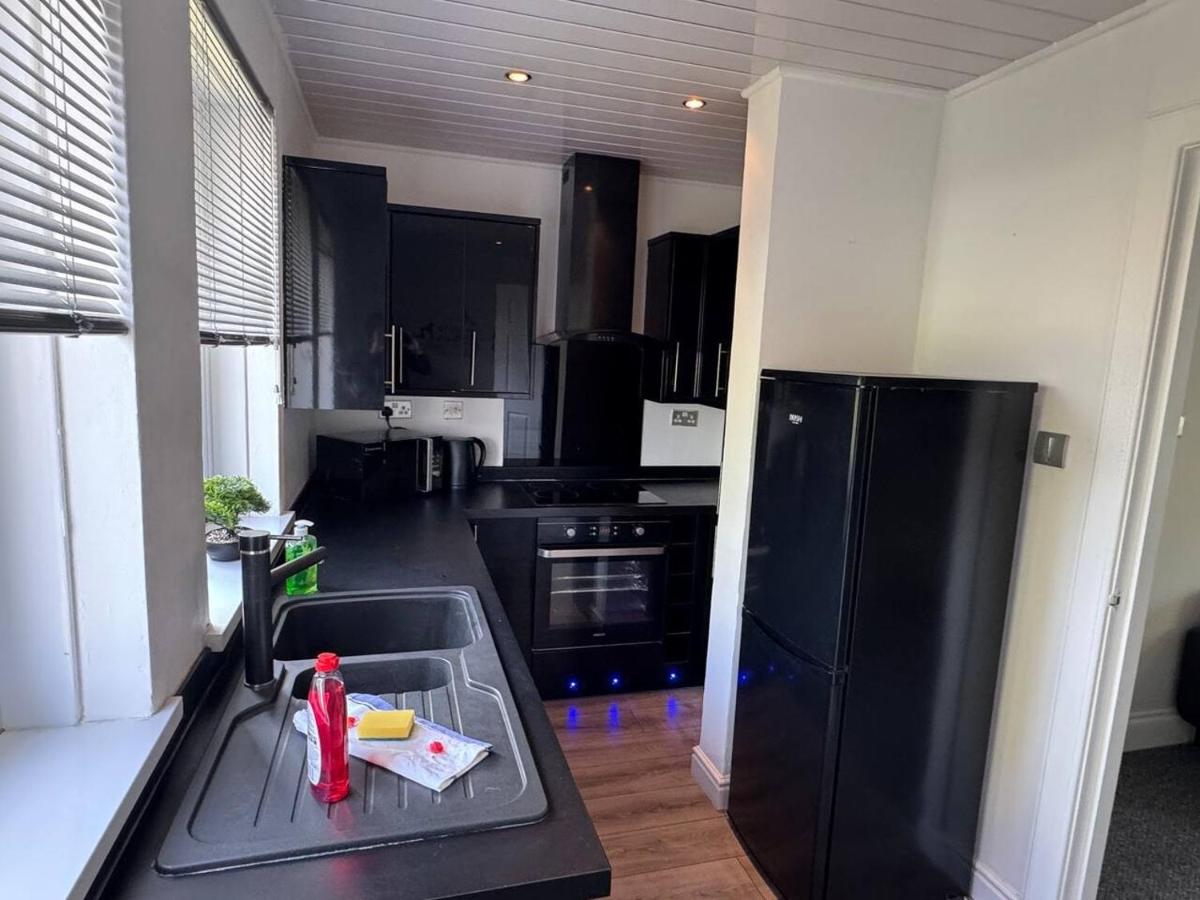 Bellshill 2 Bed Apartment - Housity