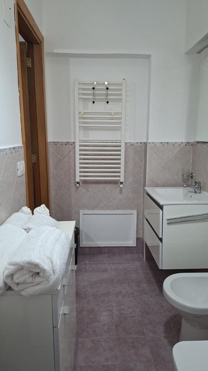 Cleopatra - Housity