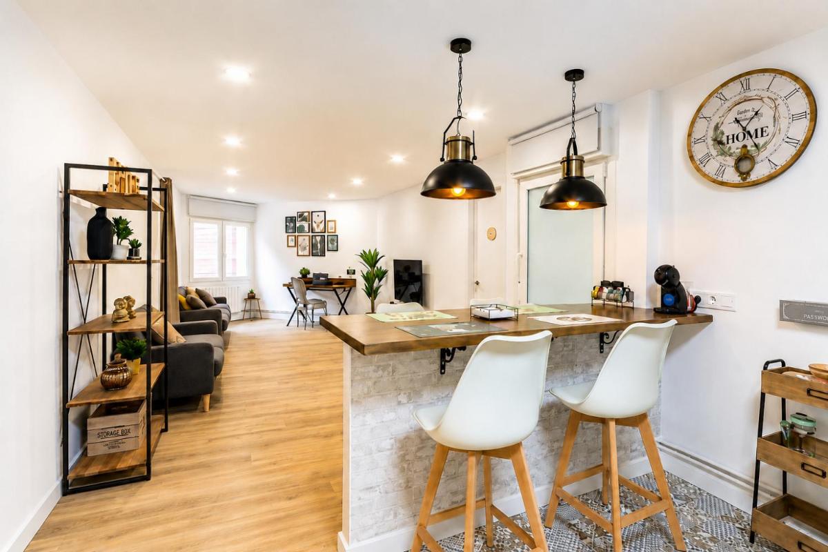 Apt in the Old Town with cool Terrace!! Private Parking - Housity