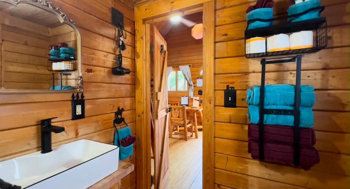 Katie's Cozy Cabins - Housity