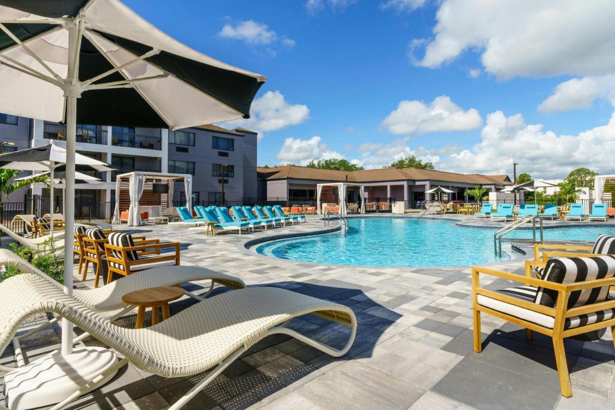 Courtyard by Marriott Orlando Lake Buena Vista at Vista Centre - Housity